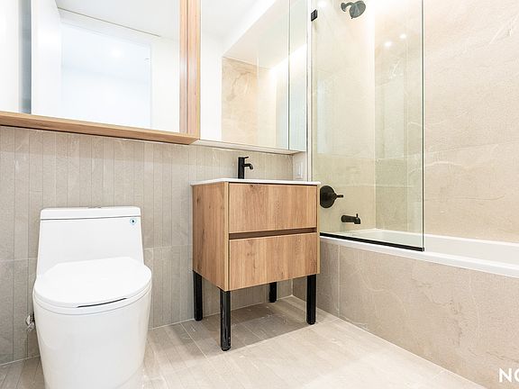 5th image of 303 Wythe Ave #212