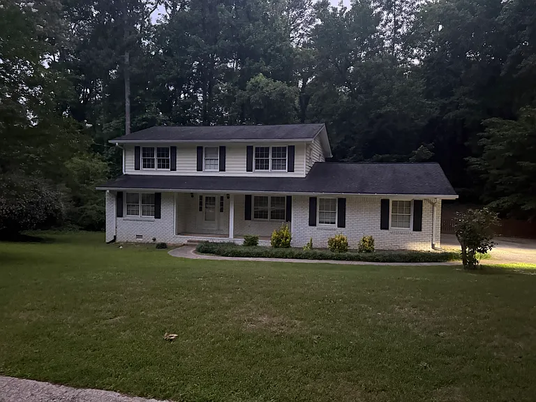 1295 Seven Springs Cir — Photo 14