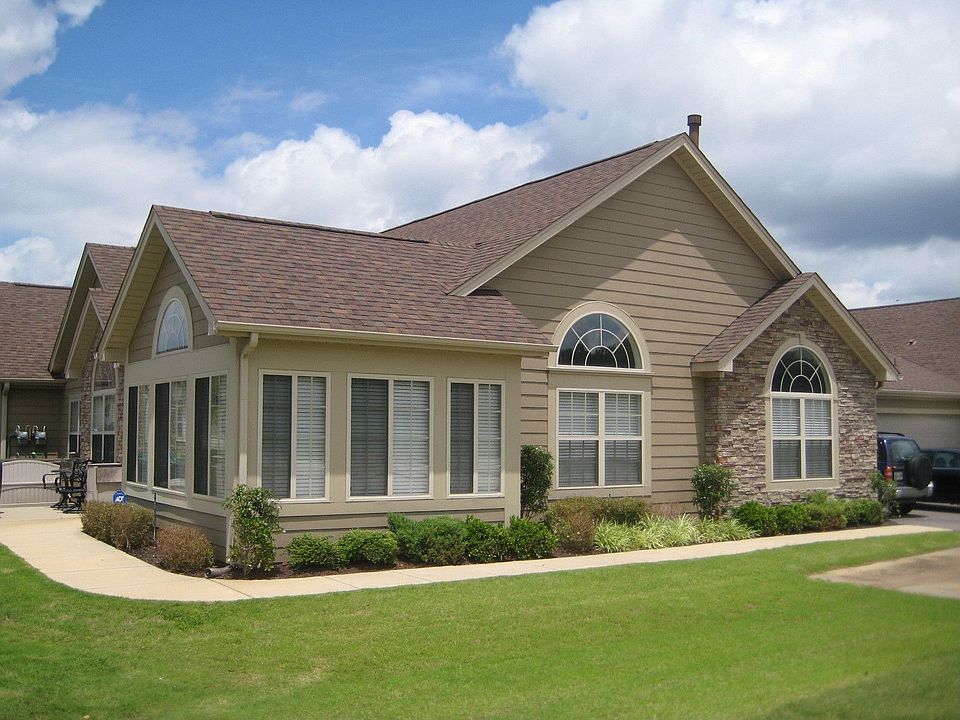 1689 E Southfield Cir E, Shelby, TN 38016