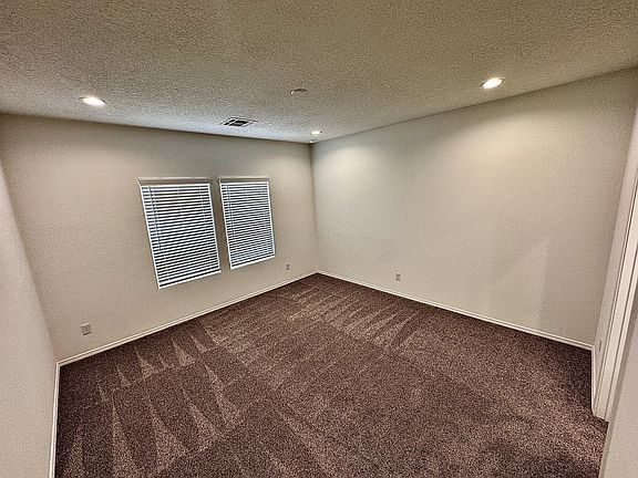 3rd image of 275 Prism Ave SW