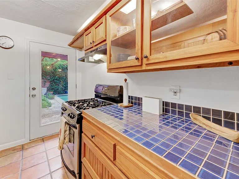 4010 Mandell St — Photo 15