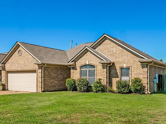 3rd image of 300 Mossy Springs Dr