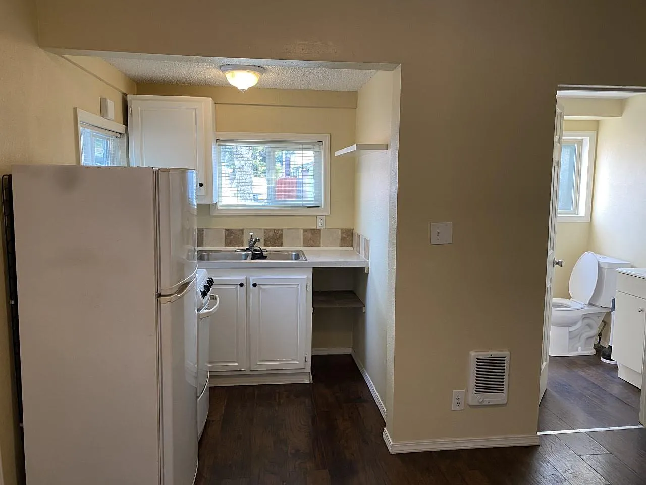 Studio, 230 sqft, $750 — Photo 3