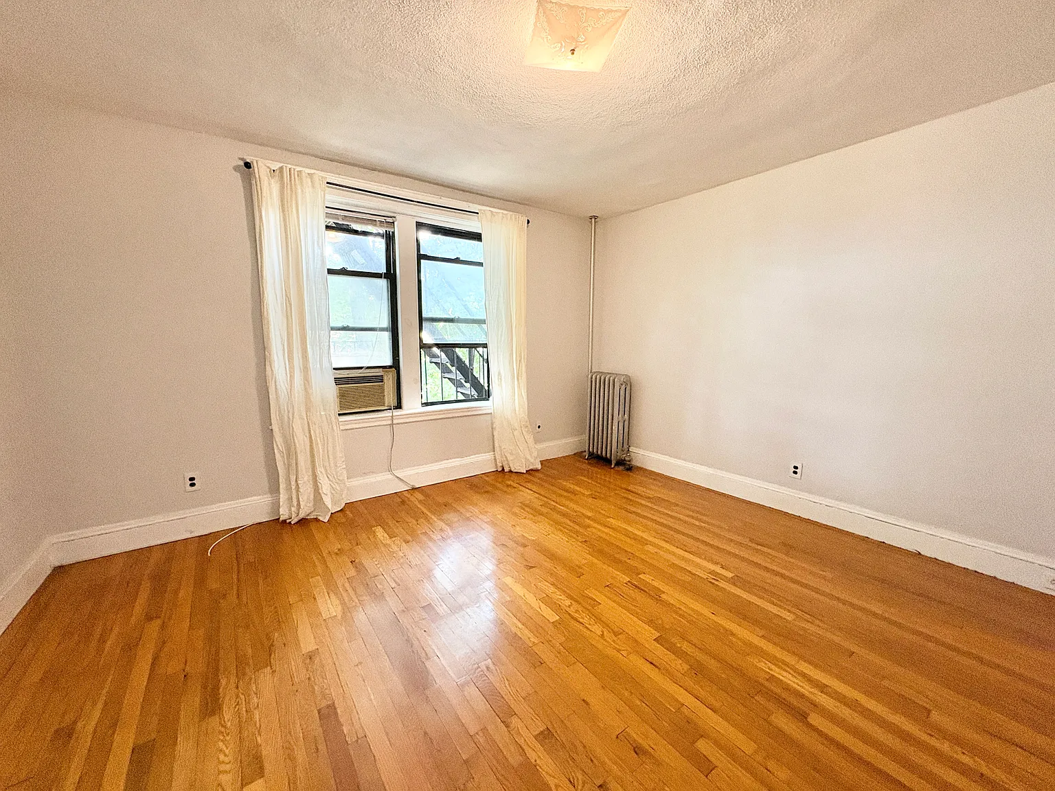 1 bed, 500 sqft, $2,400 — Photo 2