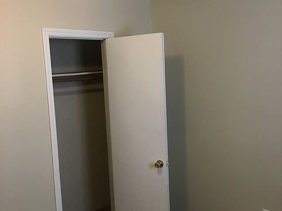 5th image of 106 Winston Dr #20CF70385