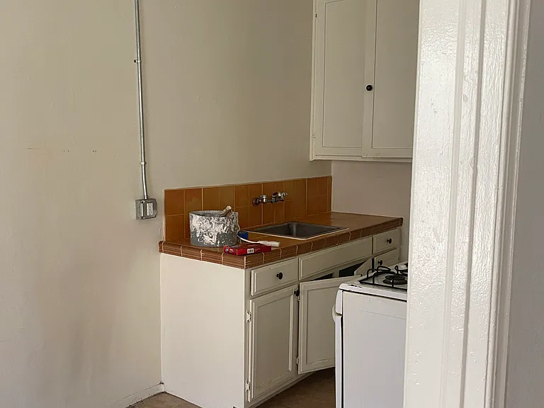 554 S Hobart Blvd #307 — Photo 7