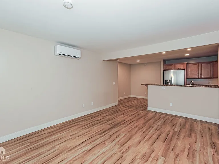 5252 Balboa Arms Dr #179 — Photo 6
