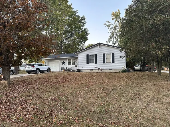 404 E Cameron St, Albany, MO 64402