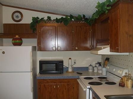 2nd image of 9901 Scepter Ave