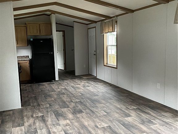 4th image of 67 Northrup Ln