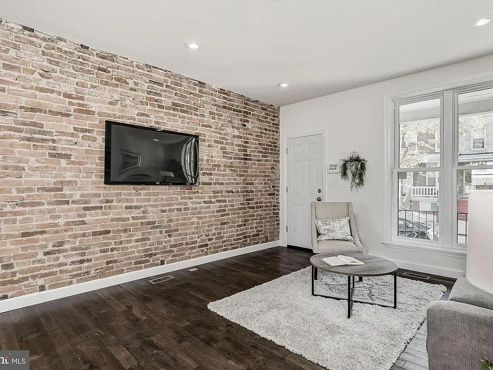 222 W Lorraine Ave