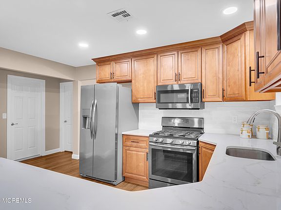 5th image of 2058 Mount Hope Lane