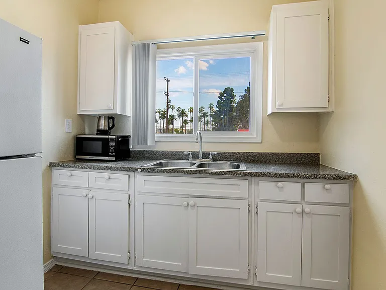 South Park Place Apartments — Photo 7