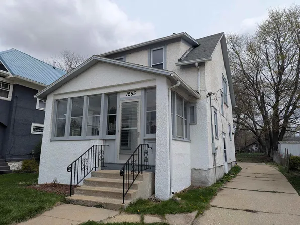 1253 S Walnut Ave, Freeport, IL 61032