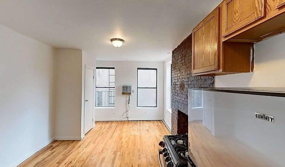 1st image of 76 E 1st St #4CF