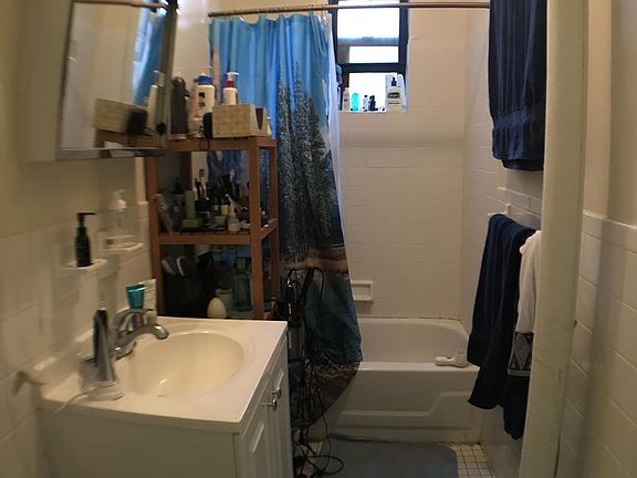 2nd image of 3284 31st St APT 4A