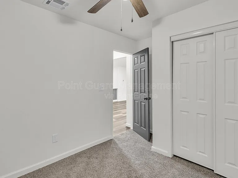 321 W South Ave — Photo 40