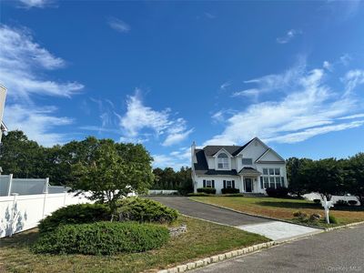3 Camden Court, Medford, NY, 11763