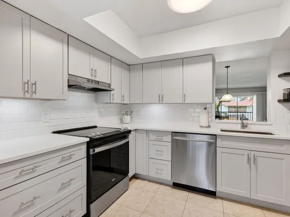 6600 S Oriole Boulevard, Delray Beach, FL 33446