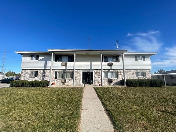 3rd image of 1426 Greenfield Ave #7