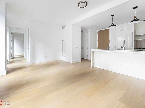 5th image of 15 W 61st St #9G