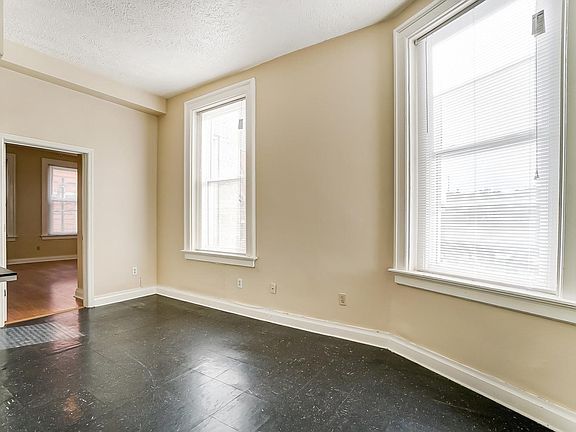 2nd image of 1919 Elm St APT 3