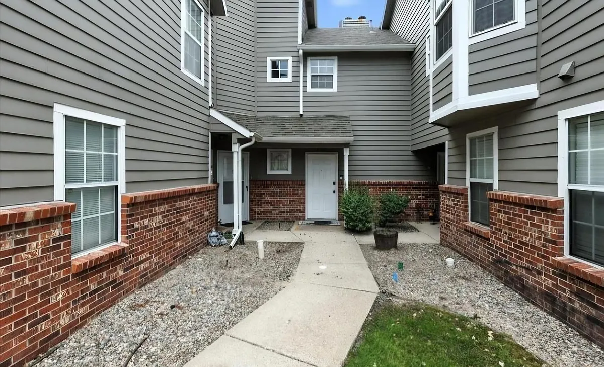 Building Photo - 2316 Troy Ct