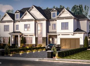 5 Pear Ct, Howell, NJ 07731