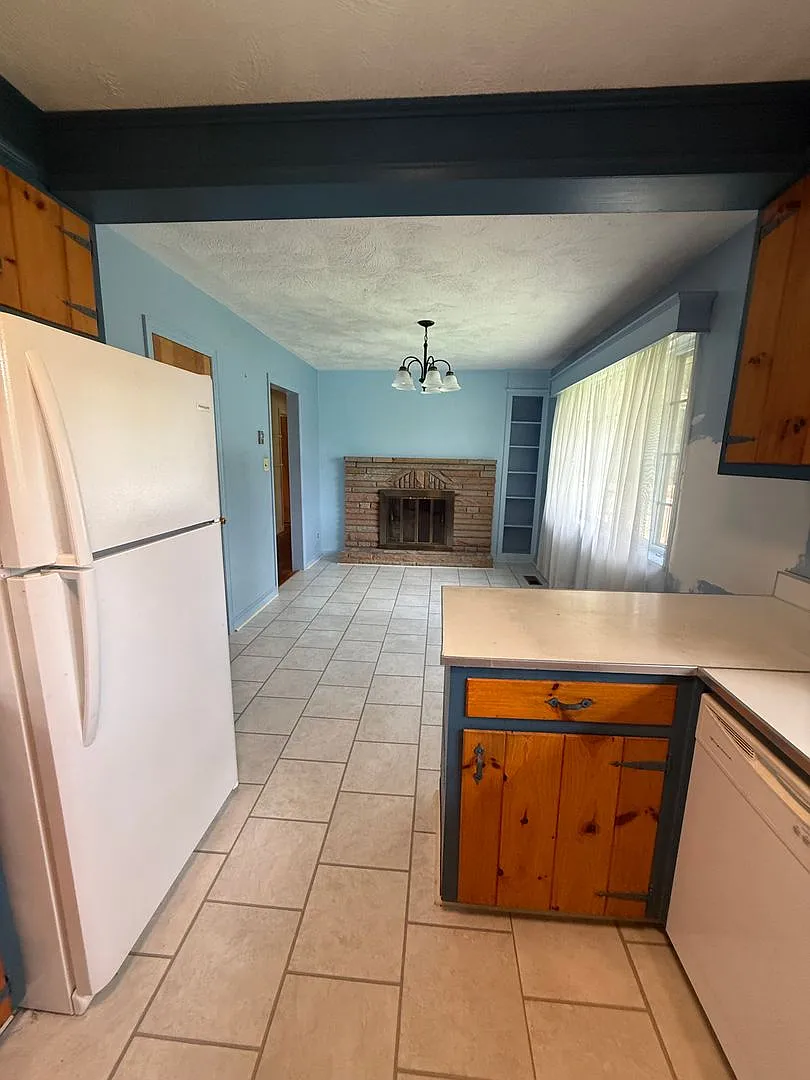 3 bedroom 1.5 bath — Photo 3