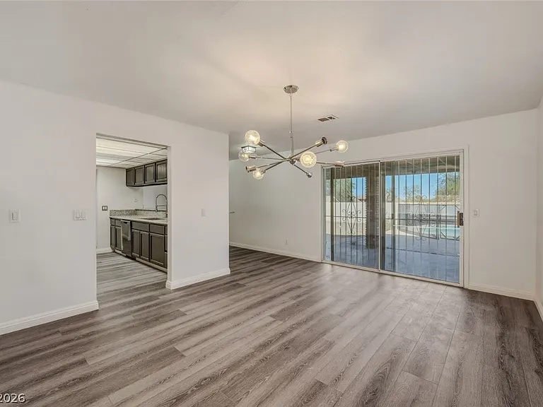 6760 W Oakey Blvd — Photo 10
