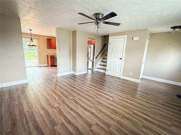 3rd image of 126 Cornell Dr