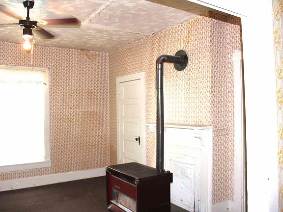 2nd image of 905 Grant St