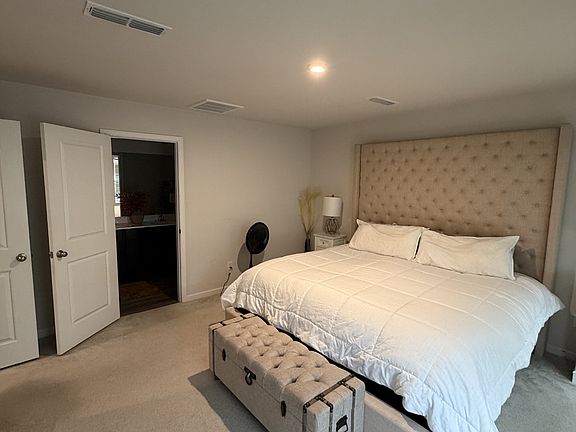 5th image of 5418 Walnut Chase Dr