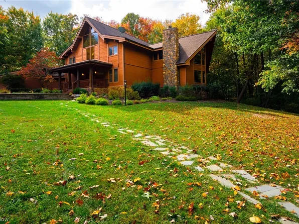 5600 Briggle Ave SW, East Sparta, OH 44626