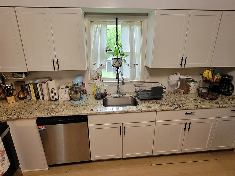 17-19 Henry St #17 — Photo 3