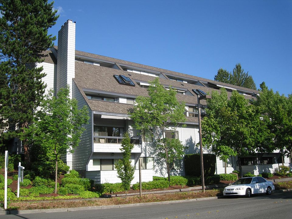 Outside of building, Top floor unit