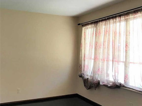 3rd image of 10611 Kilbourn Dr