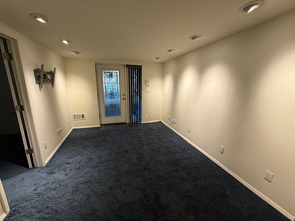 2nd image of 530 N Armour St #3