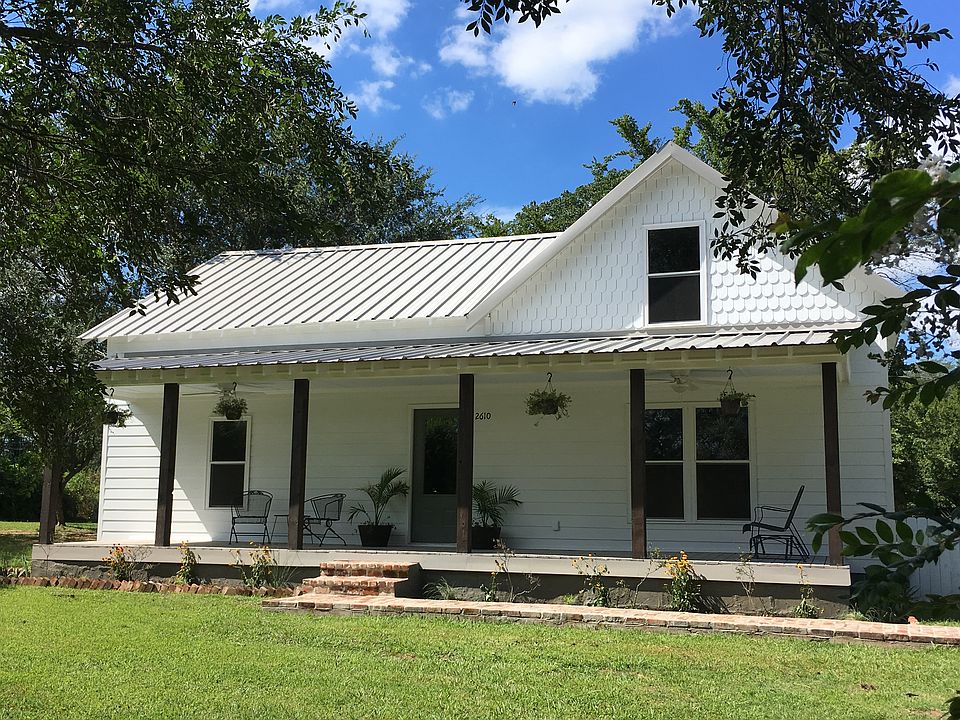 1st image of 2610 Feathers Chapel Dr