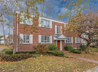 31 Nathan Hale Dr APT 29A, Huntington, NY 11743