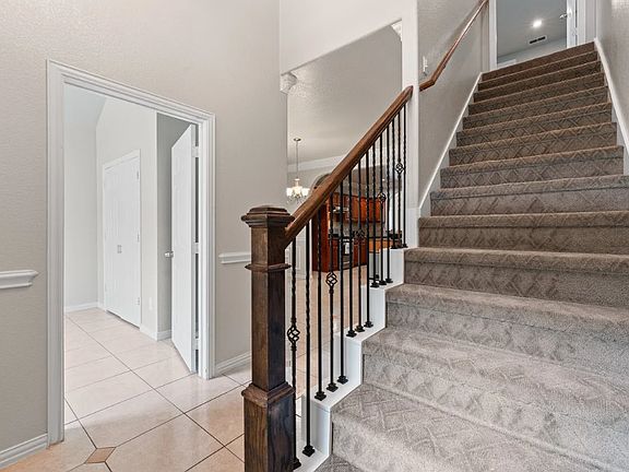 3rd image of 4001 Dexter Ave