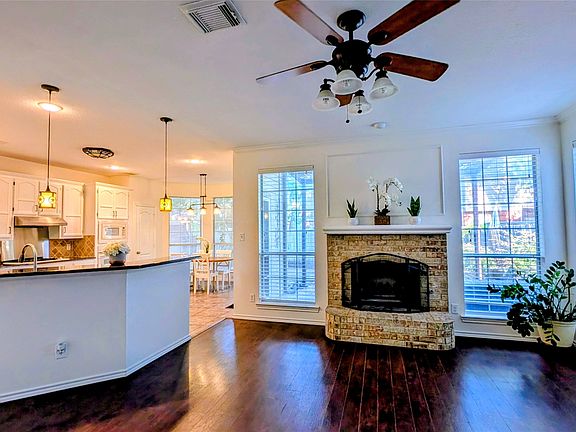 3rd image of 2308 Mapleleaf Ln