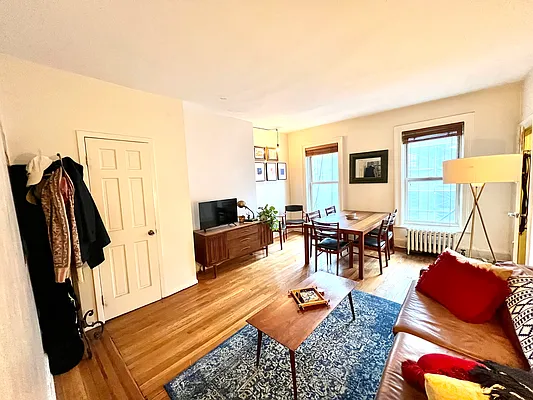 Rented by City Connections Realty | media 1