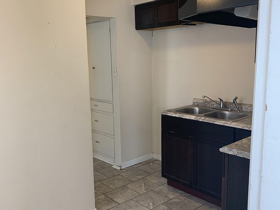 2nd image of 257 Valleyview Dr #3