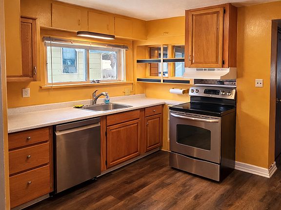 2nd image of 1021-1023 NE D St