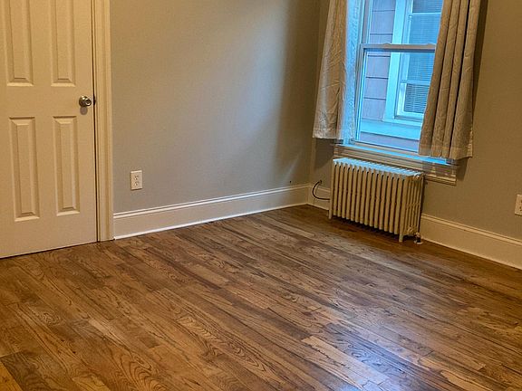 4th image of 242 N Park Ave #1