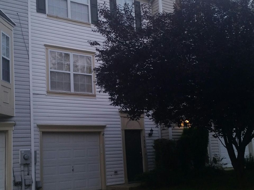 tri-level garage townhome