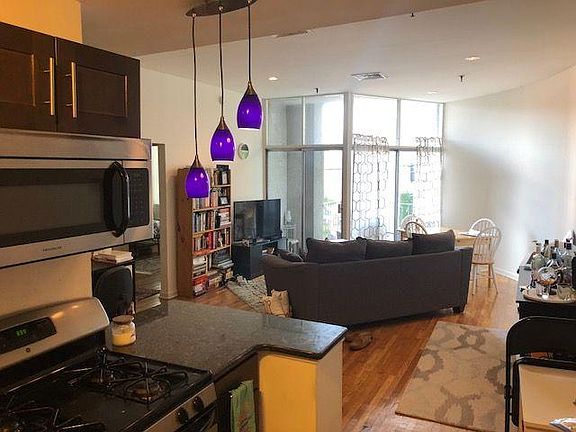 3rd image of 1311 Lombard St APT 305