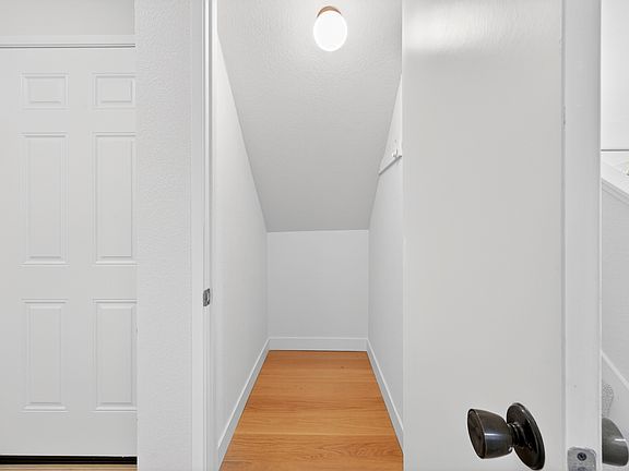 5th image of 726 Buena Vista Pl