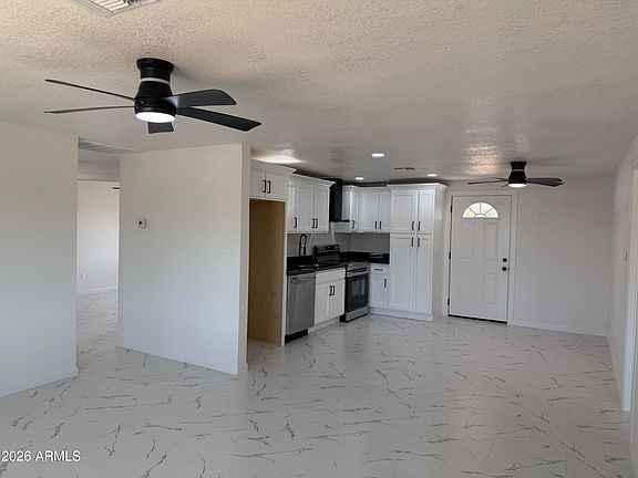 4th image of 7426 W HOLLY Street